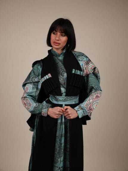 მოსასხამი დავლური და აბრეშუმის კაბა