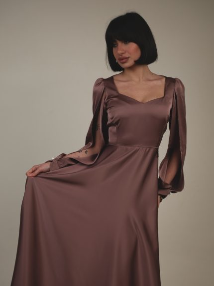 საგაზაფხულო აბრეშუმის კაბა